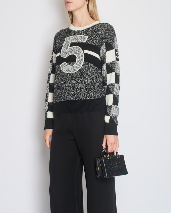 Chanel Black No5 Round Neck Cashmere Jumper with CC Detail Size FR 38 (UK 10)