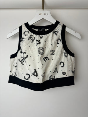 Chanel 22S White 
Black Logo 
Camellia Print Crop Top 
Shorts Set with Black Trim 
Metallic Applique Details Size S (UK 8)