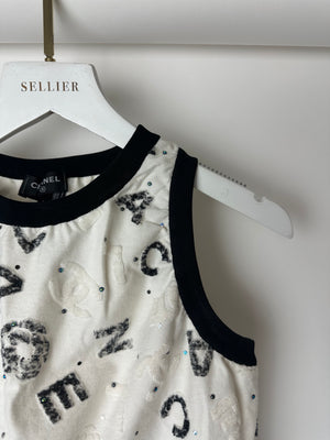 Chanel 22S White 
Black Logo 
Camellia Print Crop Top 
Shorts Set with Black Trim 
Metallic Applique Details Size S (UK 8)