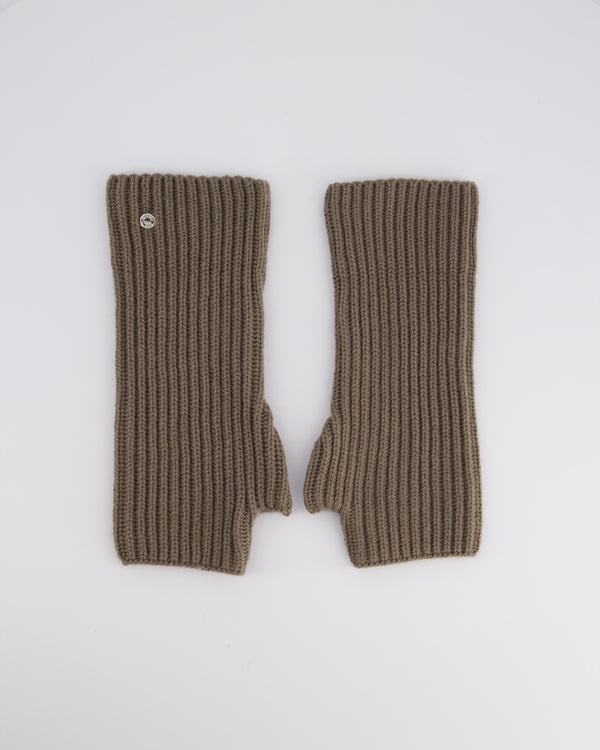 Hermès Beige Knitted Mittens Size M