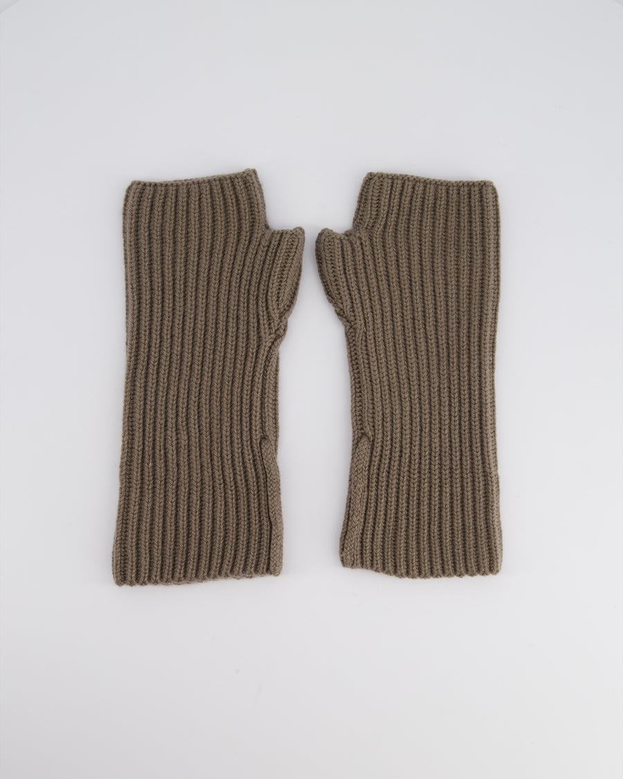 Hermès Beige Knitted Mittens Size M