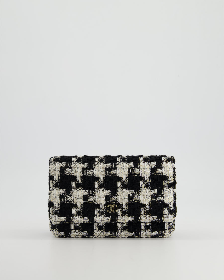 *HOT* Chanel Black 
White Houndstooth Wallet on Chain Bag in Tweed with Champagne Gold Hardware