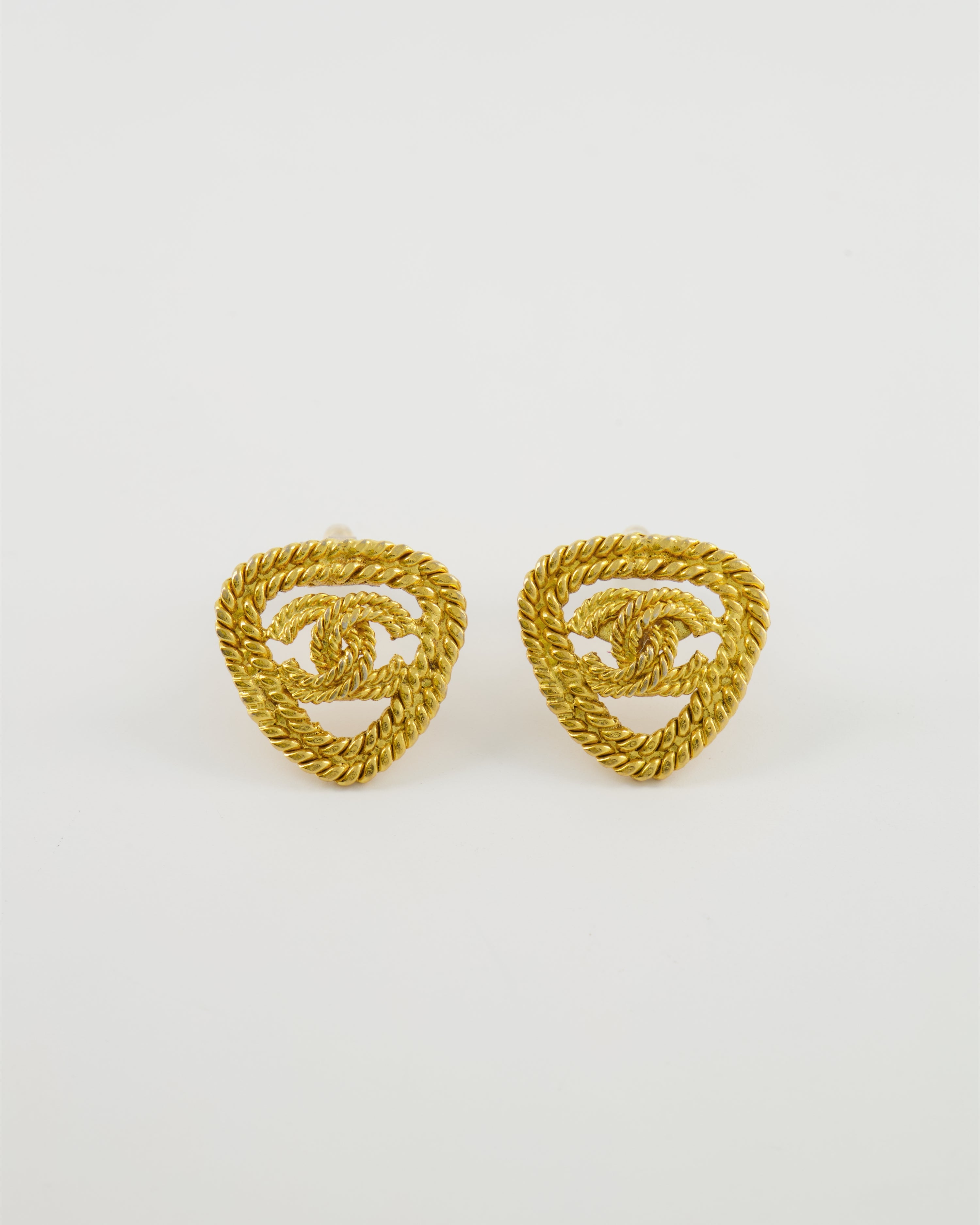 Chanel 08 Vintage Gold Triangular Chainlink Clip-On Earrings with CC Logo