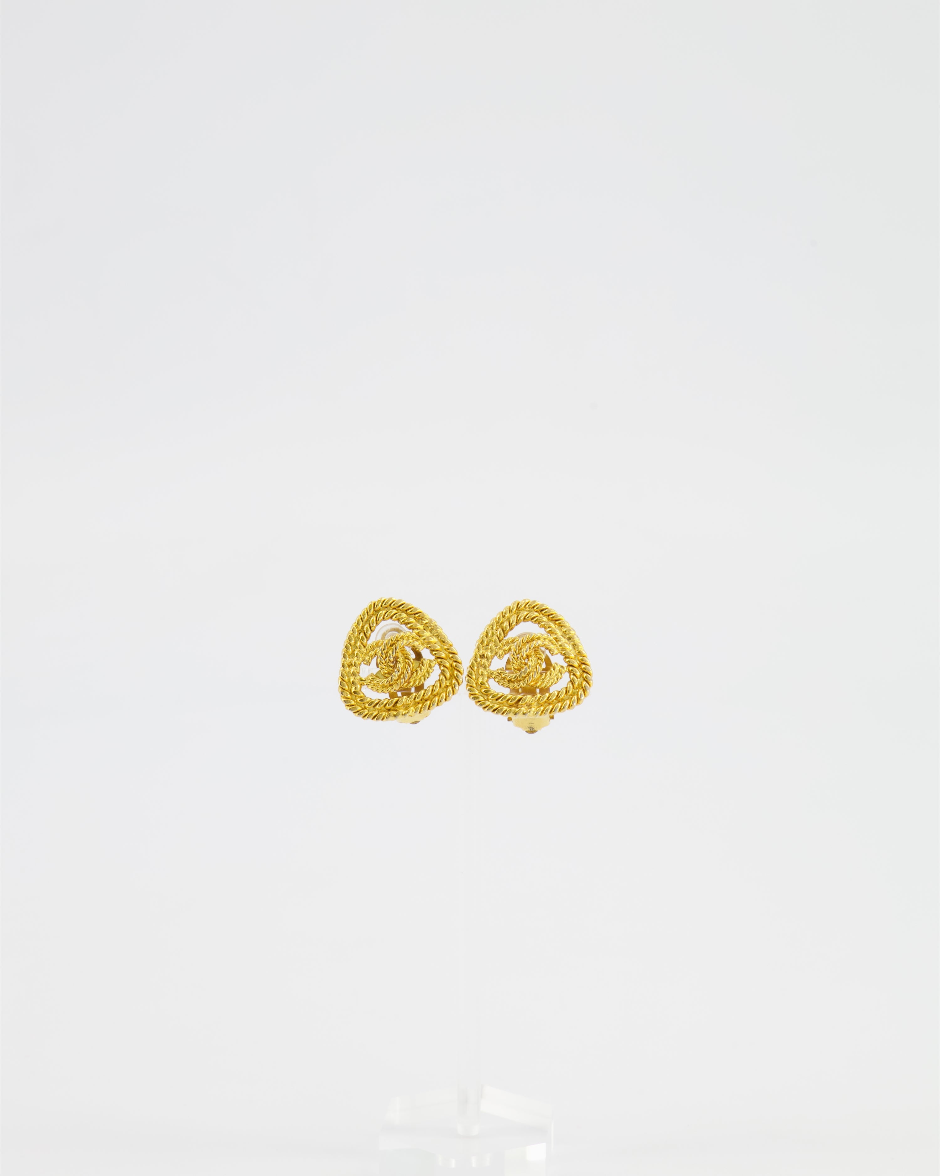 Chanel 08 Vintage Gold Triangular Chainlink Clip-On Earrings with CC Logo