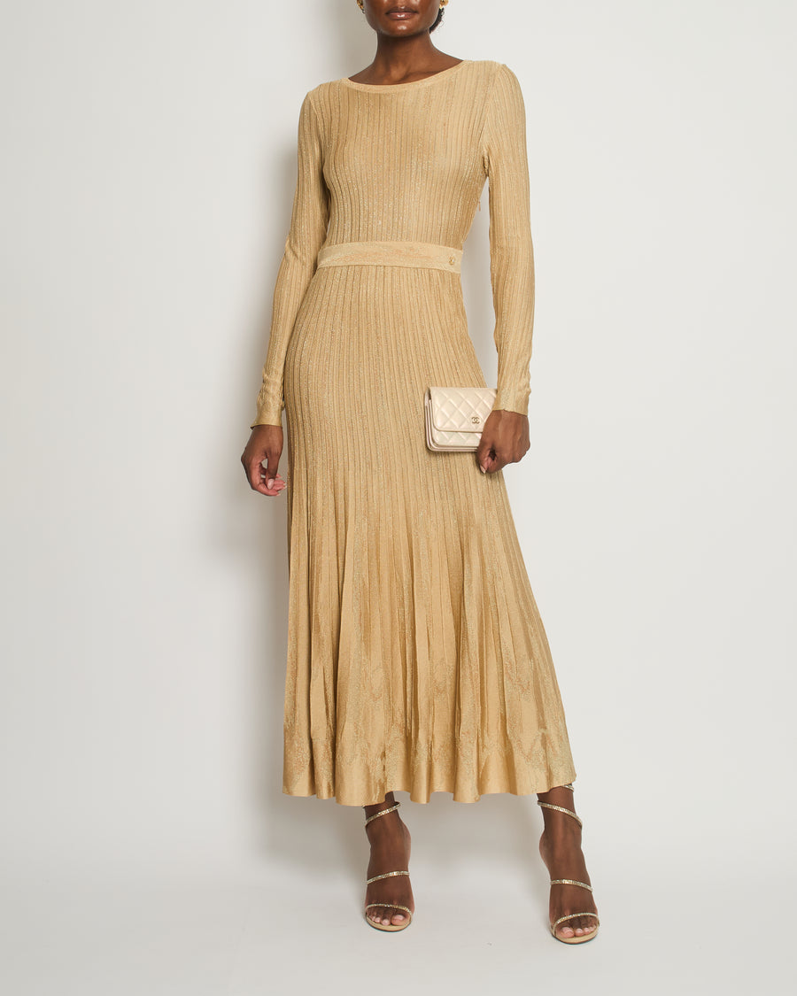 *HOT* Chanel Paris in Rome 2016 Métiers d
Art Metallic Gold Long-Sleeve Pleated Maxi Dress with CC Logo FR 36 (UK 8) RRP £2,900