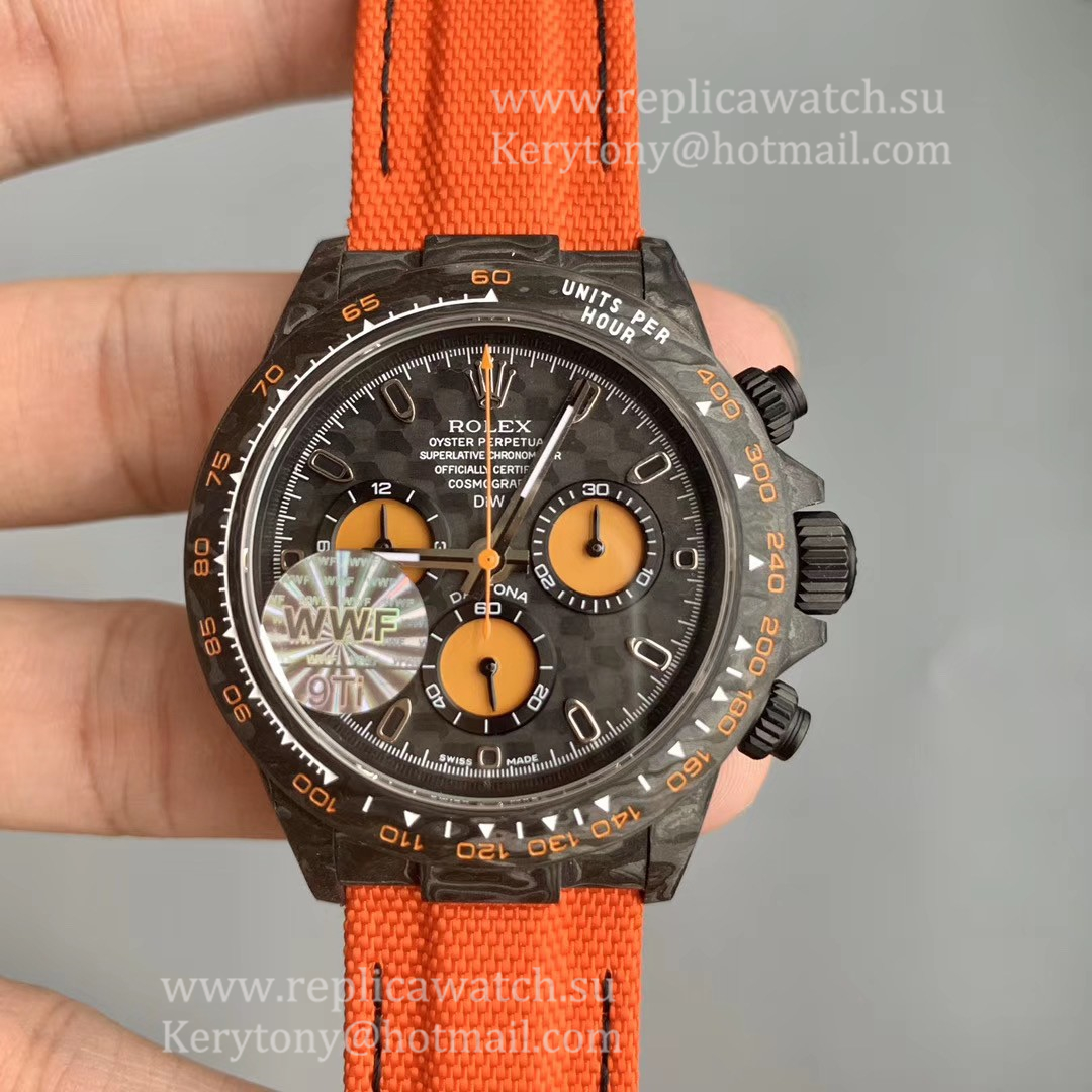 Daytona-NTPT-Carbon-WWF-Black-Dial-7750.jpg