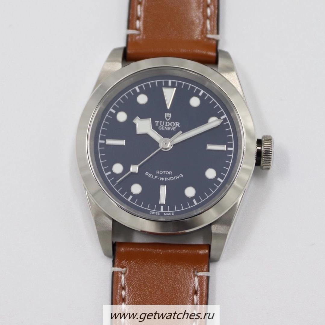 Black-Bay-41-M79540-0005-LF-SS-Blue-Dial-2824.jpg