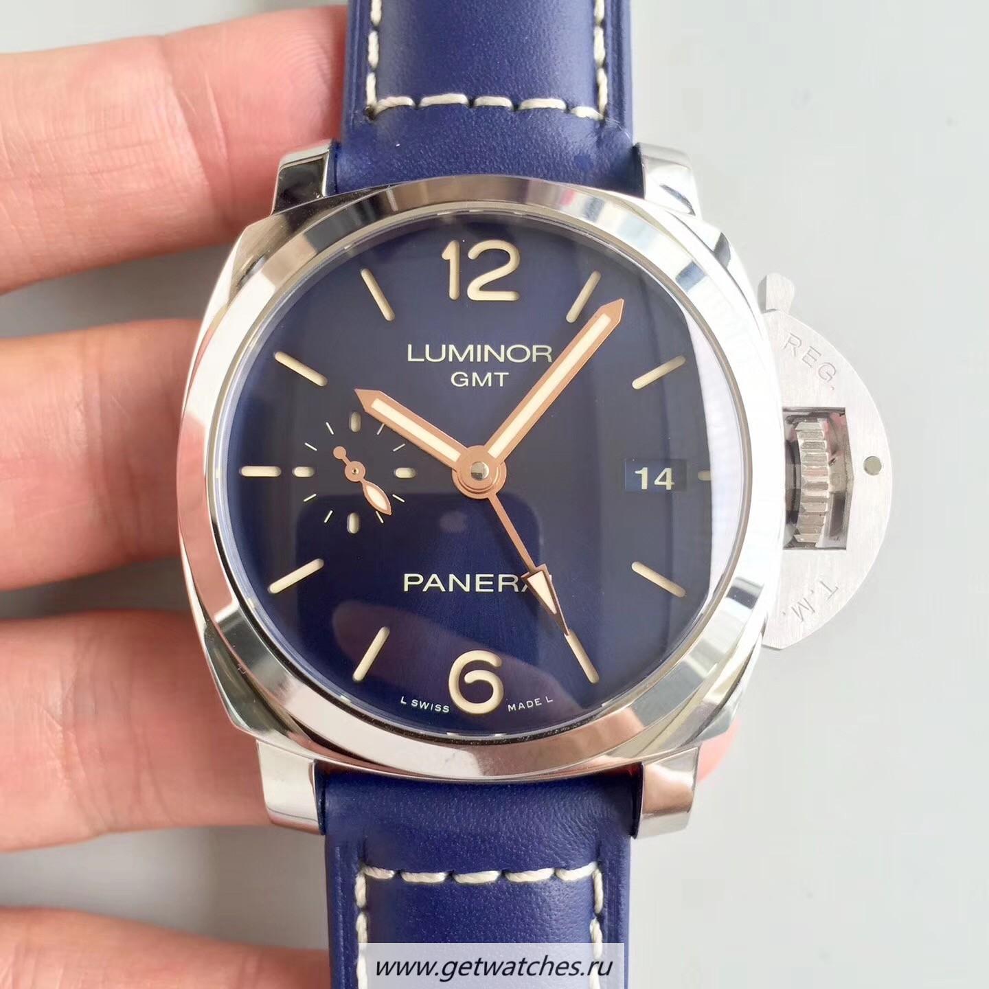 Luminor-1950-3-Days-GMT-Acciaio-PAM688-VSF-V2-SS-Blue-Dial-P9001.jpg